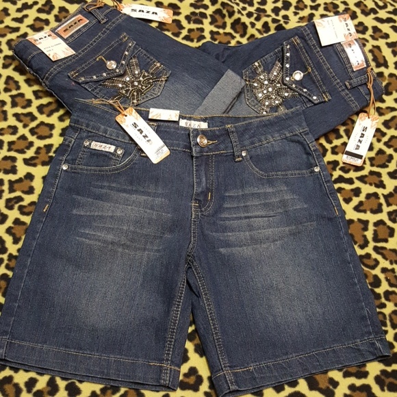 $15, 2/$25😍NWT😍Saza embellished denim shorts - Picture 3 of 6